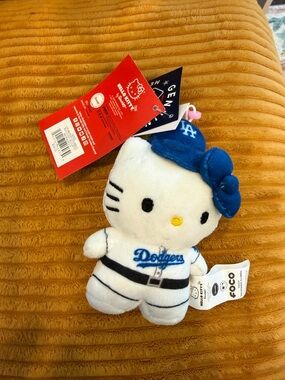 Hello Kitty Los Angeles Dodgers Plush Keychain - White & Blue 2026 edition
